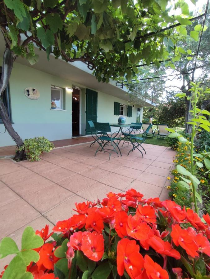Independent Apartment With A Fabulous Patio - Casa Penny Cisano sul Neva Zewnętrze zdjęcie